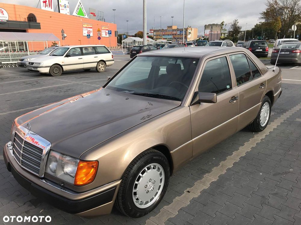 Mercedes-Benz W124 (1984-1993) - 26