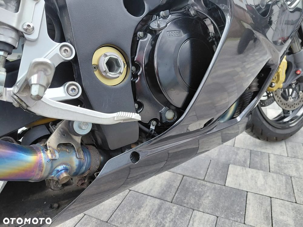 Suzuki GSX-R - 19