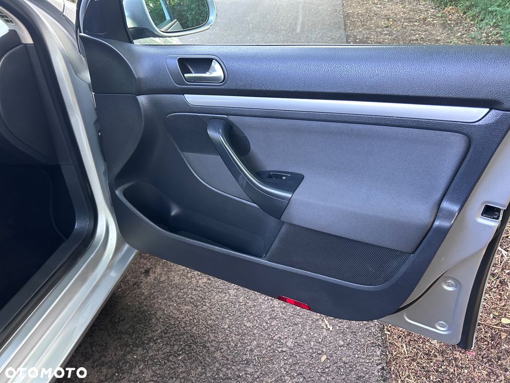 Volkswagen Golf 1.6 TDI BlueMotion Technology Comfortline - 16