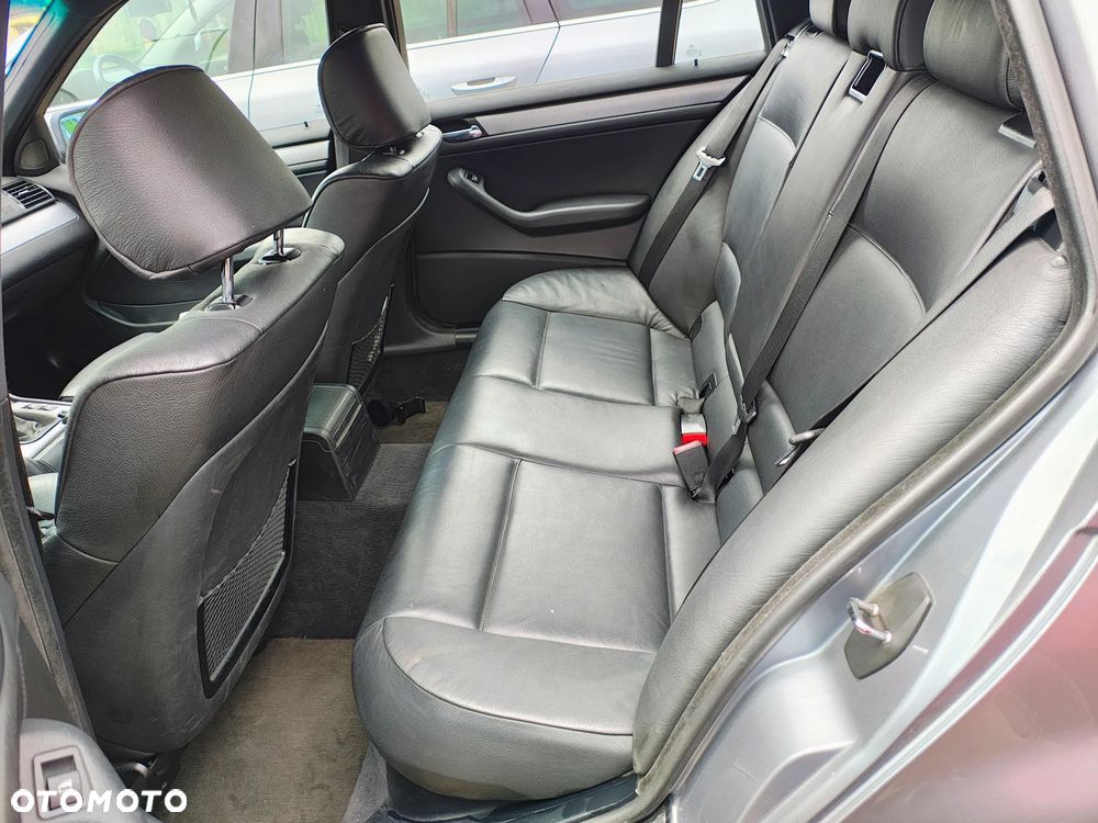 BMW Seria 3 330d - 33