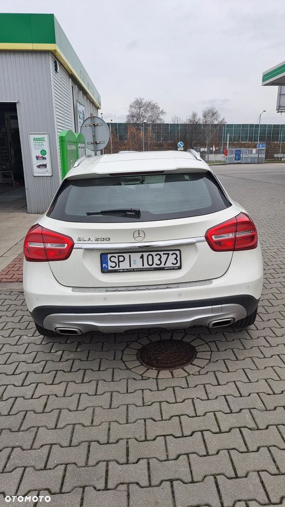 Mercedes-Benz GLA - 13