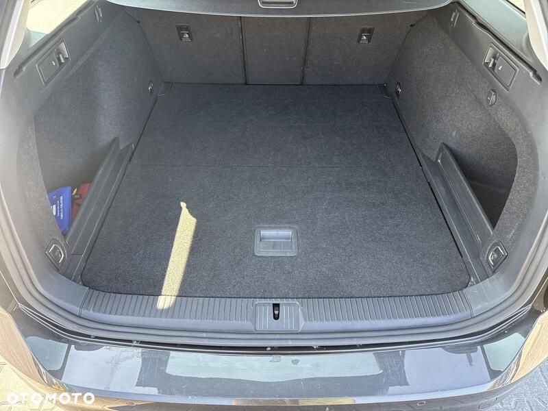 Volkswagen Passat - 18