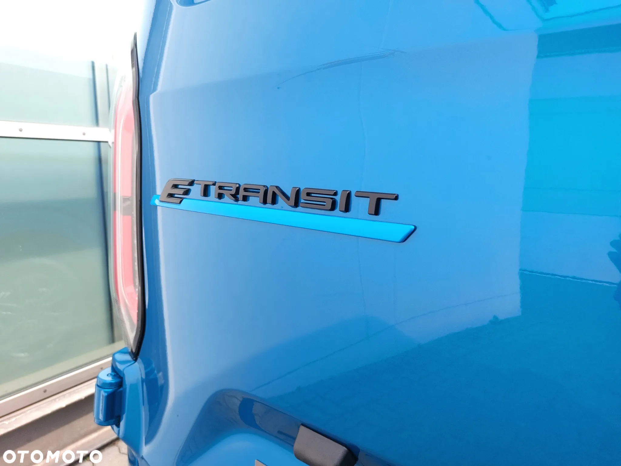 Ford Transit E-Custom - 8