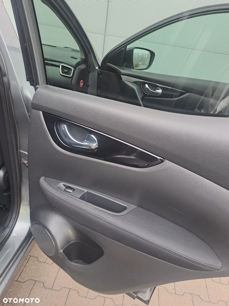 Nissan Qashqai 1.6 dCi 4 x 4 DPF tekna - 25