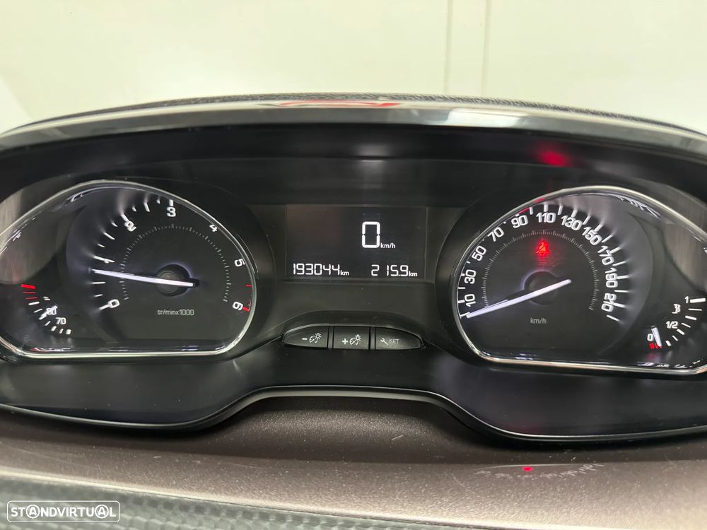 Peugeot 2008 1.4 HDi Access - 27