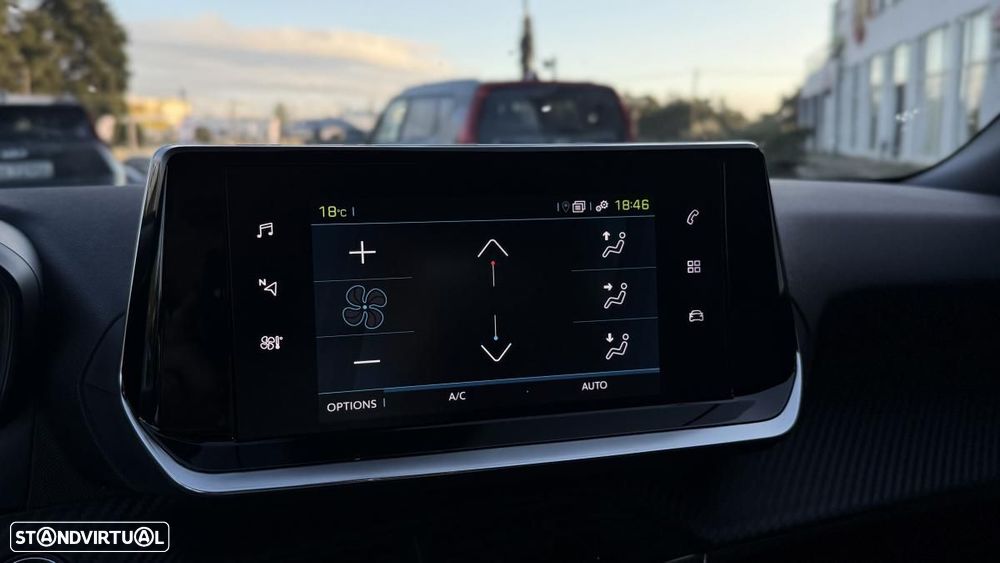 Peugeot e-2008 50 kWh Allure Pack - 19