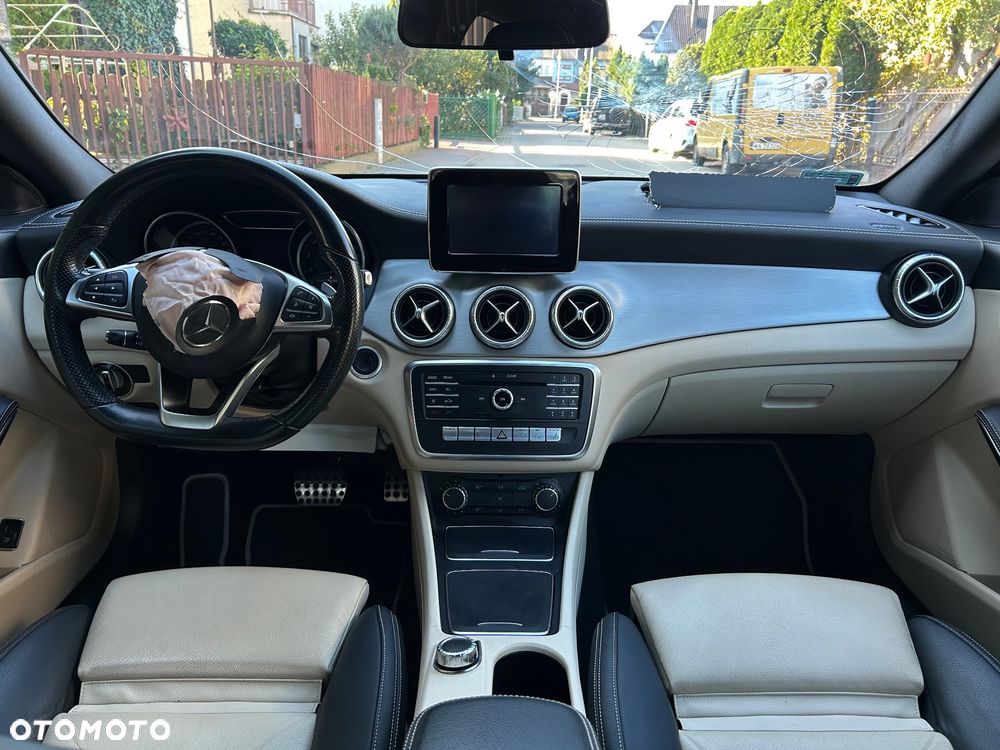 Mercedes-Benz CLA - 35