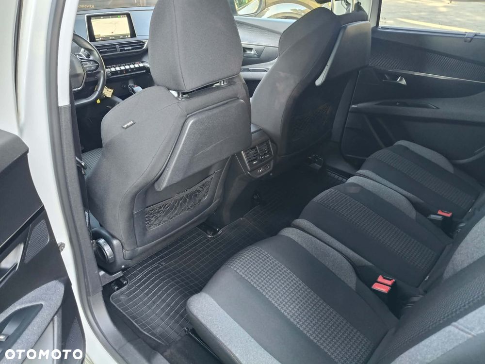 Peugeot 5008 - 11