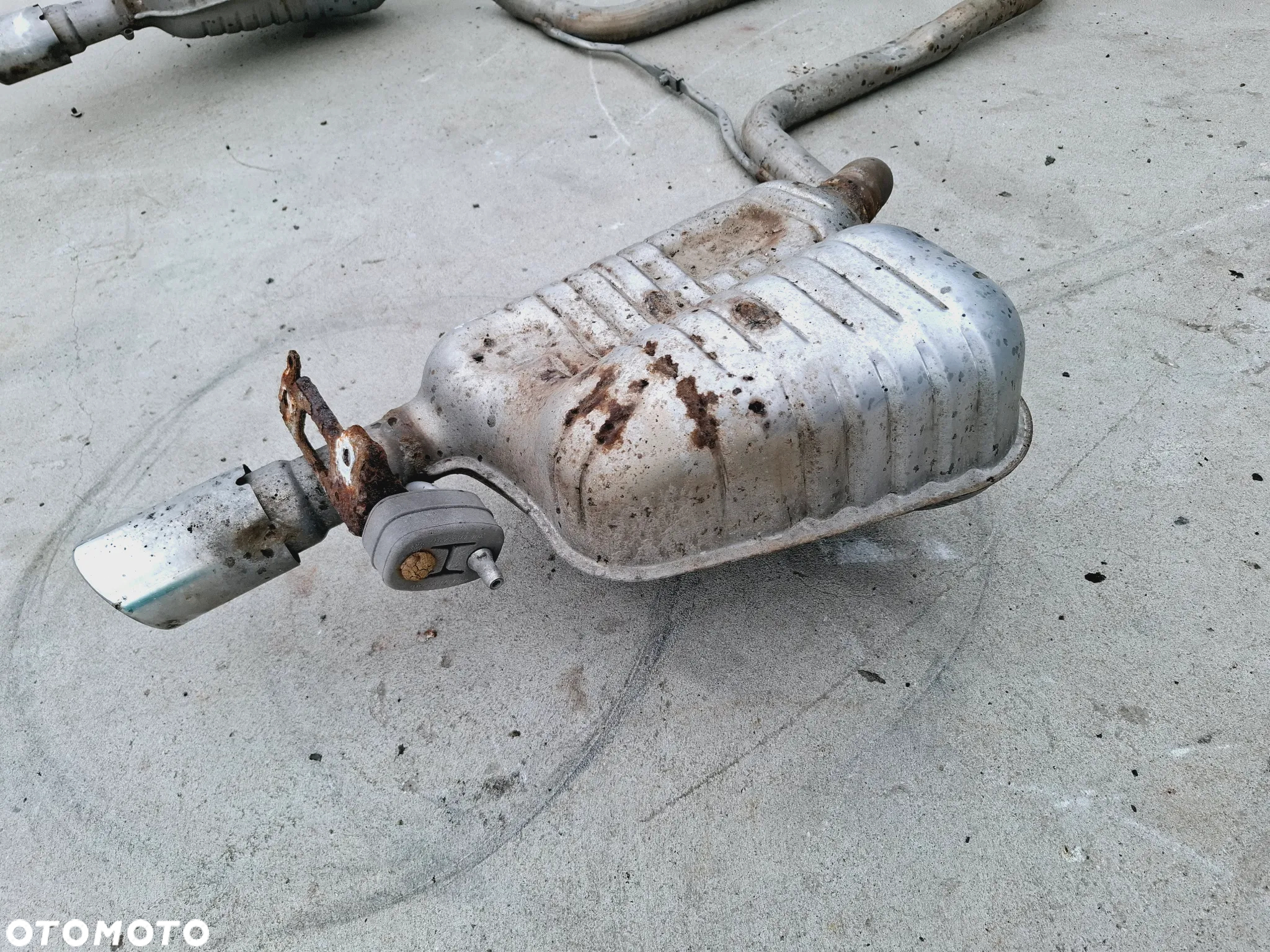 Tłumik Tłumiki Rura Układ Wydechowy Wydechu 2.4 2.8 3.2 Audi A6 C6 - 3
