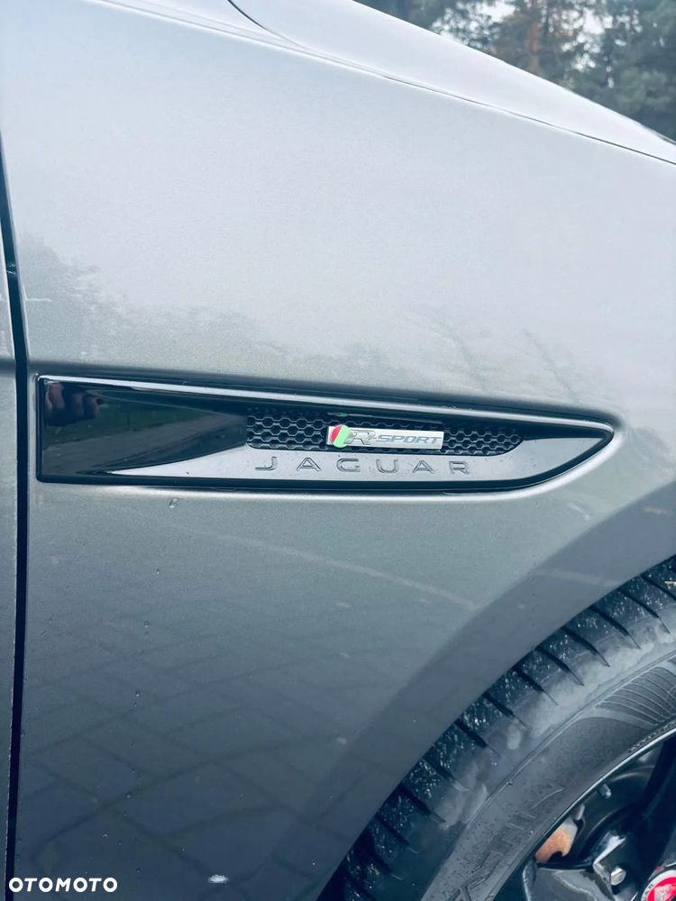 Jaguar F-Pace 2.0 i4D AWD R-Sport - 8