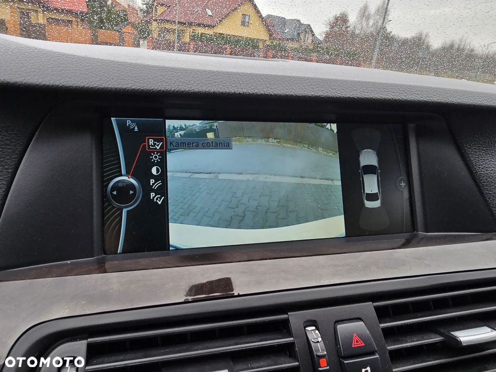 BMW Seria 5 528i Sport-Aut - 22