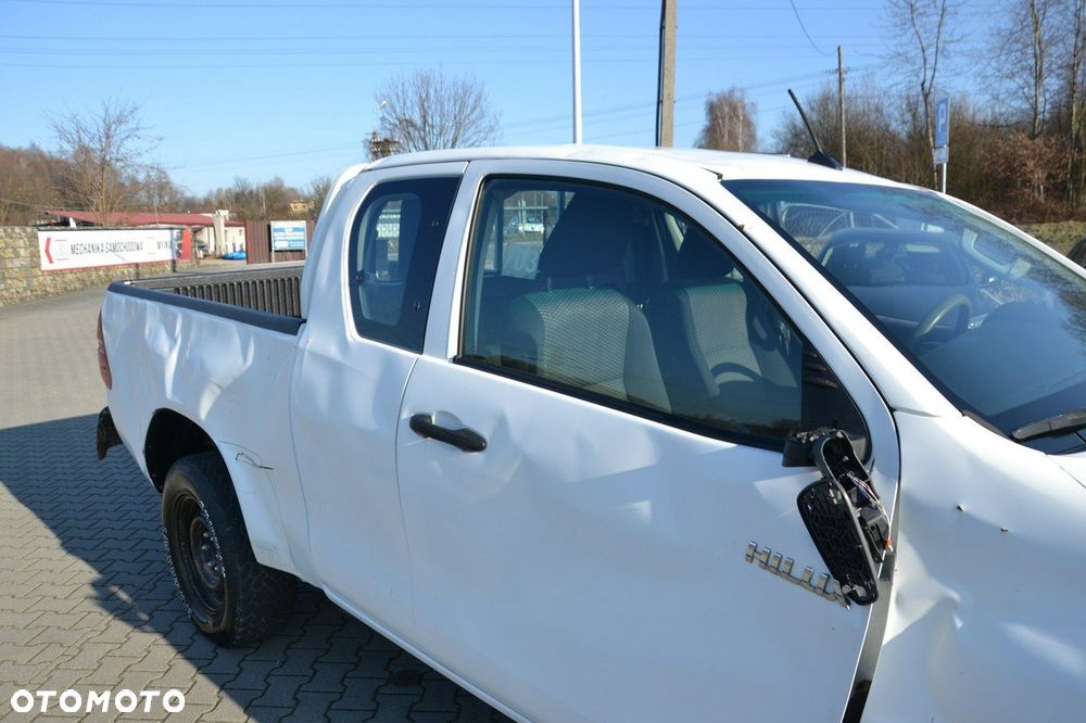 Toyota Hilux - 10