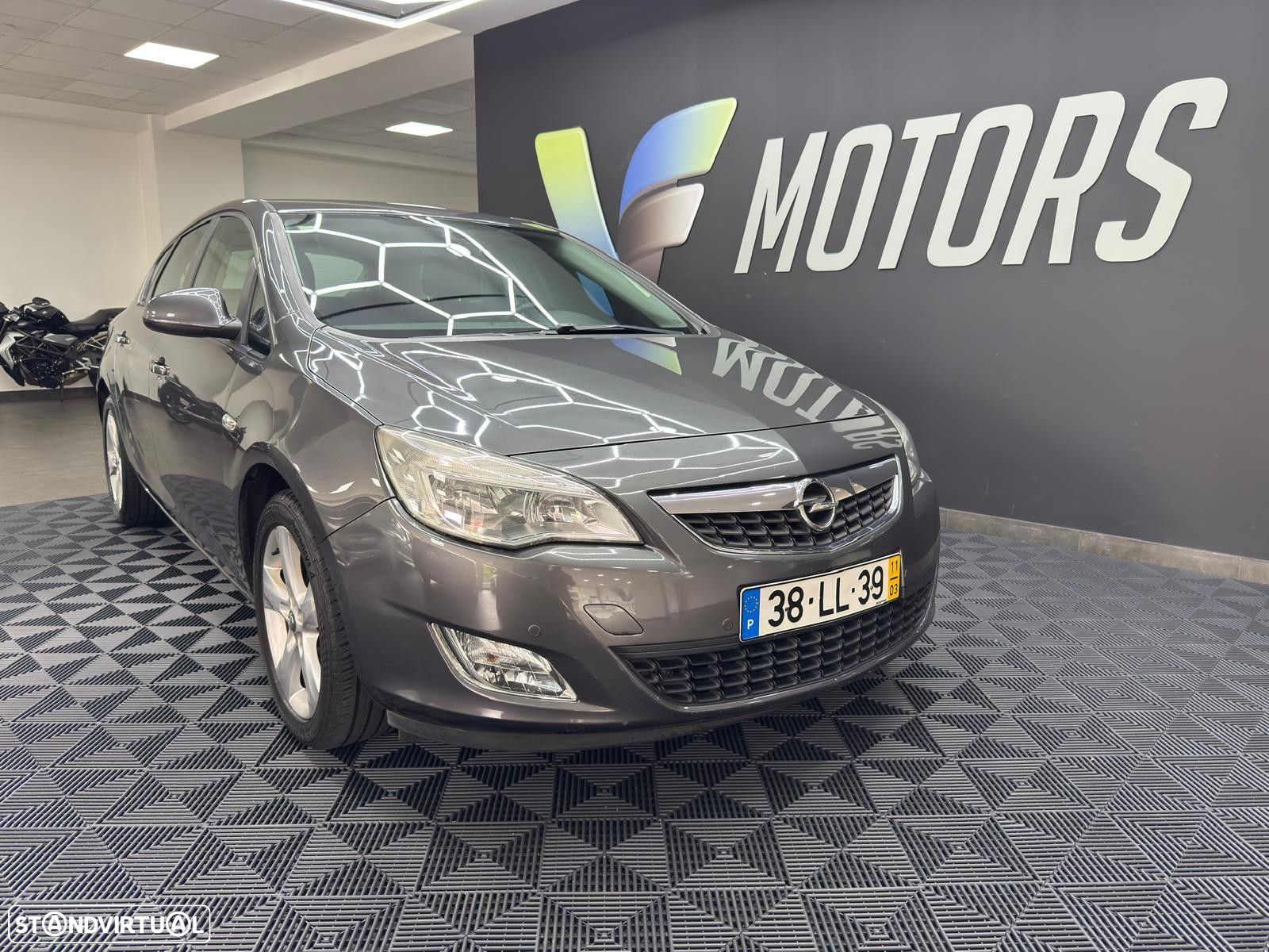 Opel Astra 1.3 CDTi Cosmo - 2