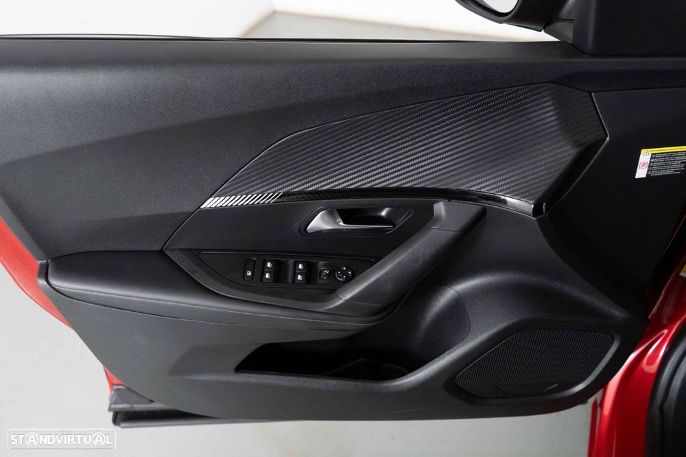 Peugeot 2008 1.2 PureTech Allure Pack EAT8 - 21