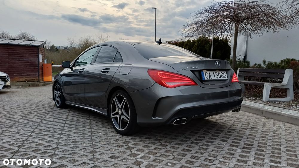 Mercedes-Benz CLA 200 7G-DCT AMG Line - 2