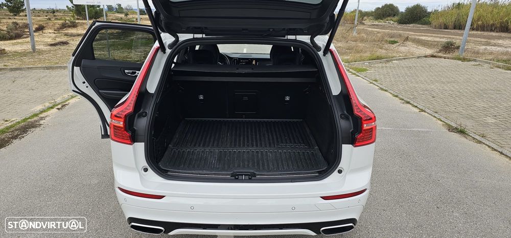 Volvo XC 60 2.0 T8 PHEV R-Design AWD - 10