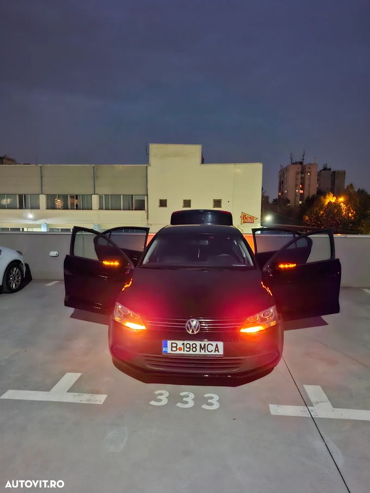 Volkswagen Jetta 1.6 TDI Blue Motion Technology Comfortline - 28