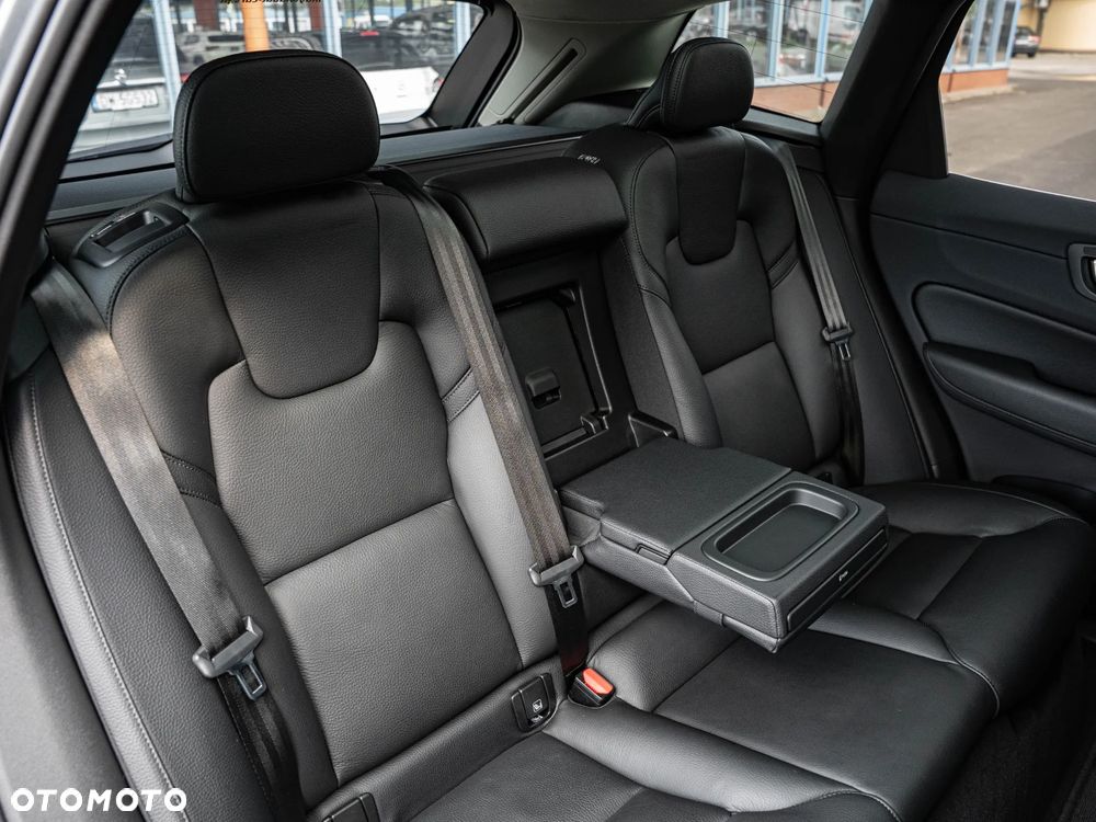 Volvo XC 60 T6 AWD Plug-In Hybrid Inscription - 25