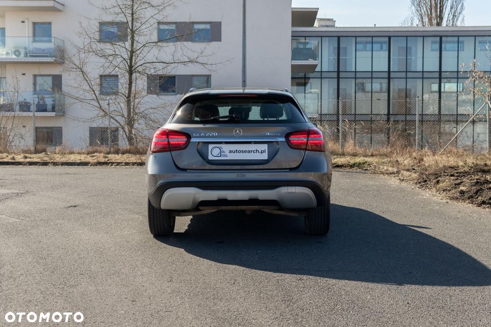 Mercedes-Benz GLA 220 4-Matic - 6
