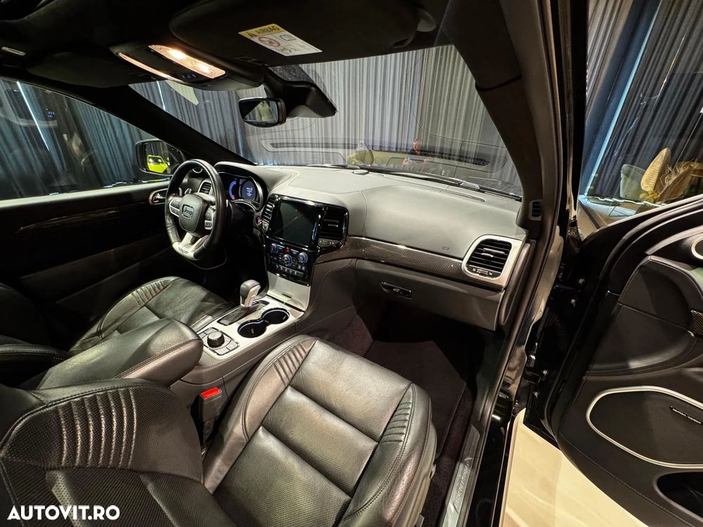 Jeep Grand Cherokee - 15