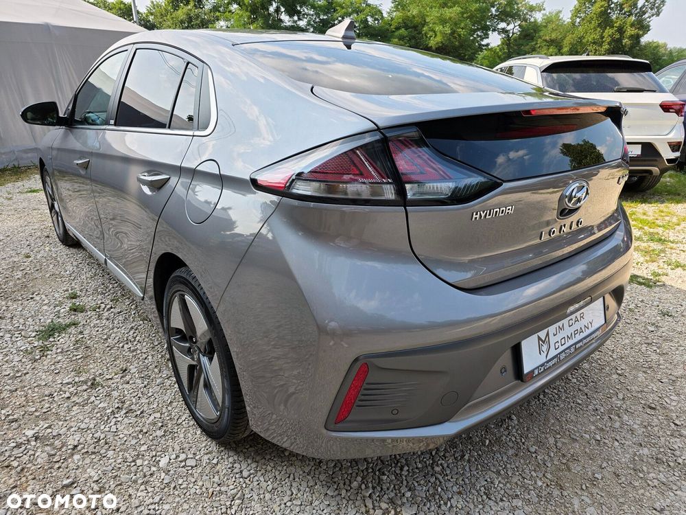 Hyundai IONIQ - 26