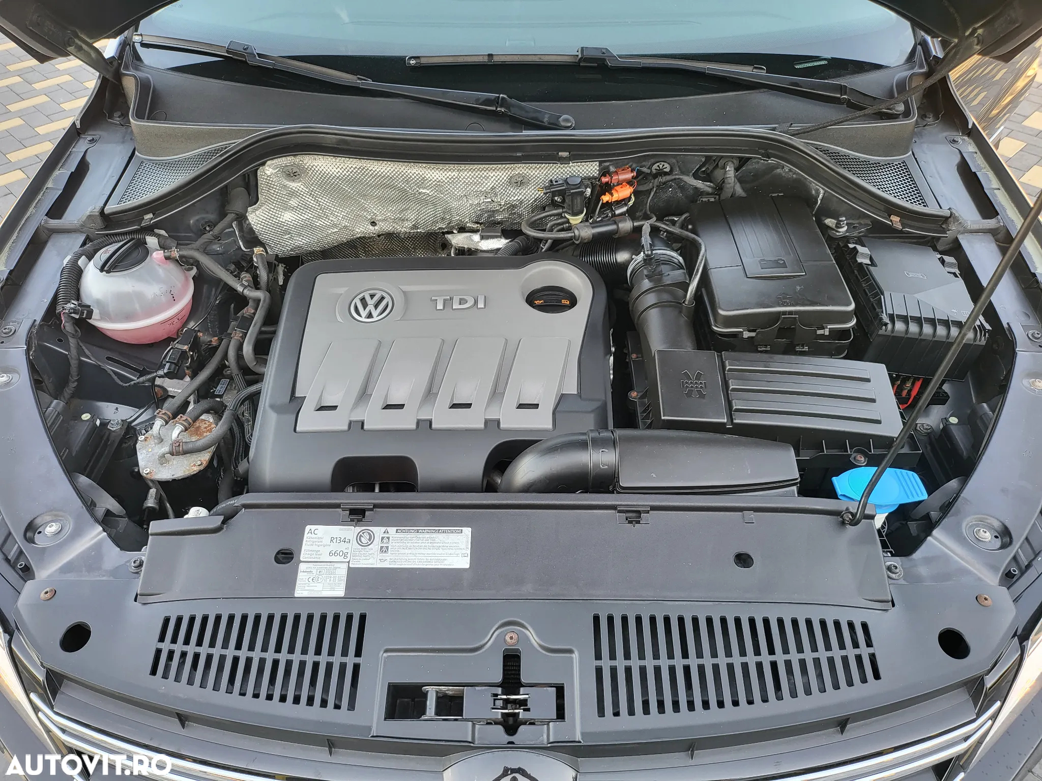 Volkswagen Tiguan 2.0 TDI 4Motion Track & Field - 16