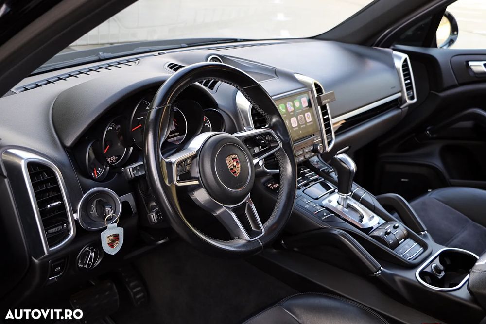 Porsche Cayenne 3.0 L - 10