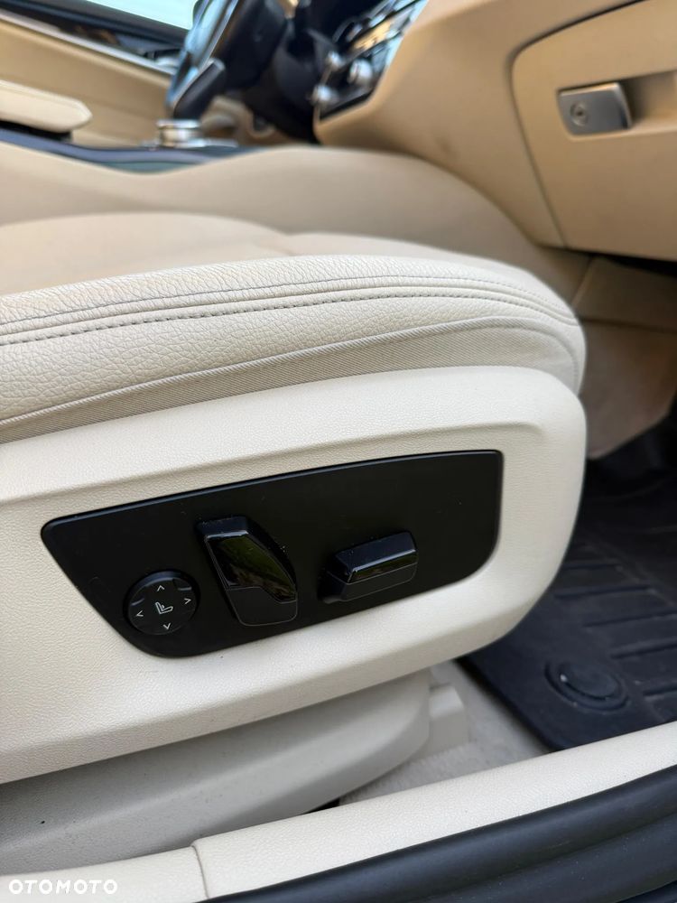 BMW Seria 5 520d - 27