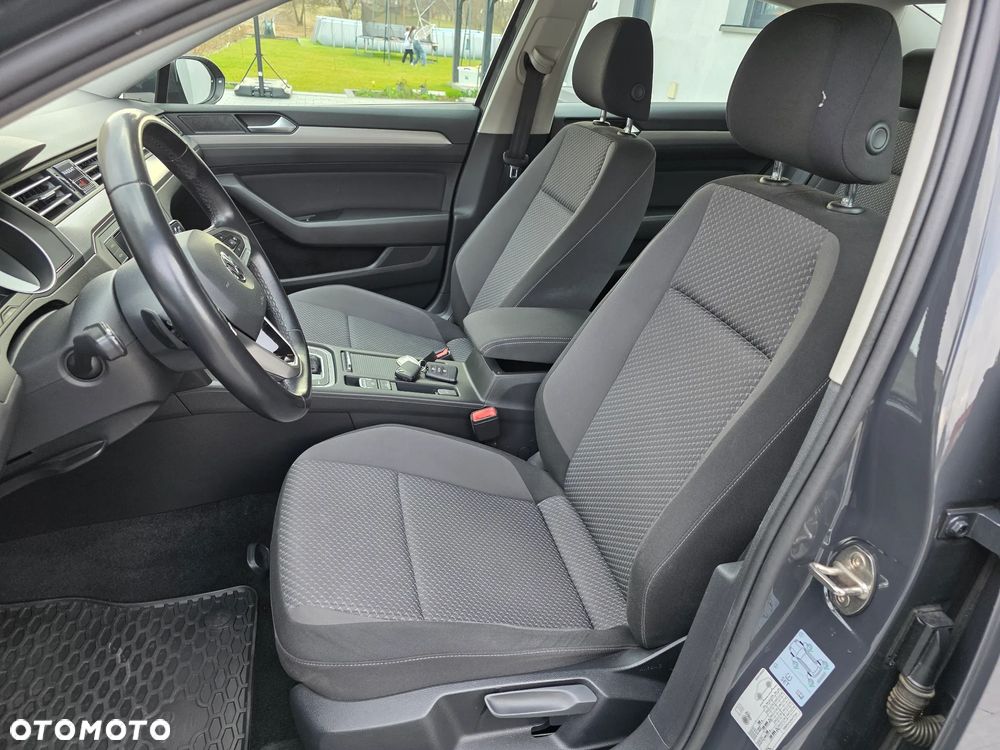Volkswagen Passat - 15