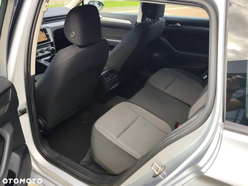 Volkswagen Passat 1.4 TSI BMT Trendline - 11