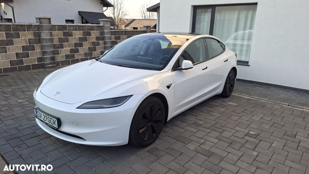 Tesla Model 3 - 1