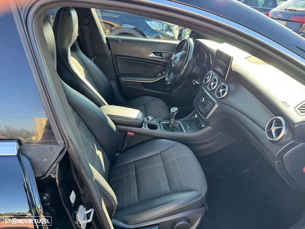 Mercedes-Benz CLA 180 CDI Urban - 19