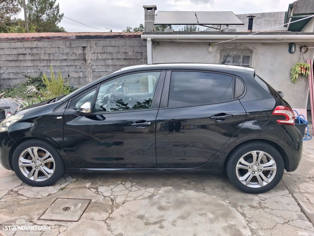 Peugeot 208 1.2 VTi SE Style - 1