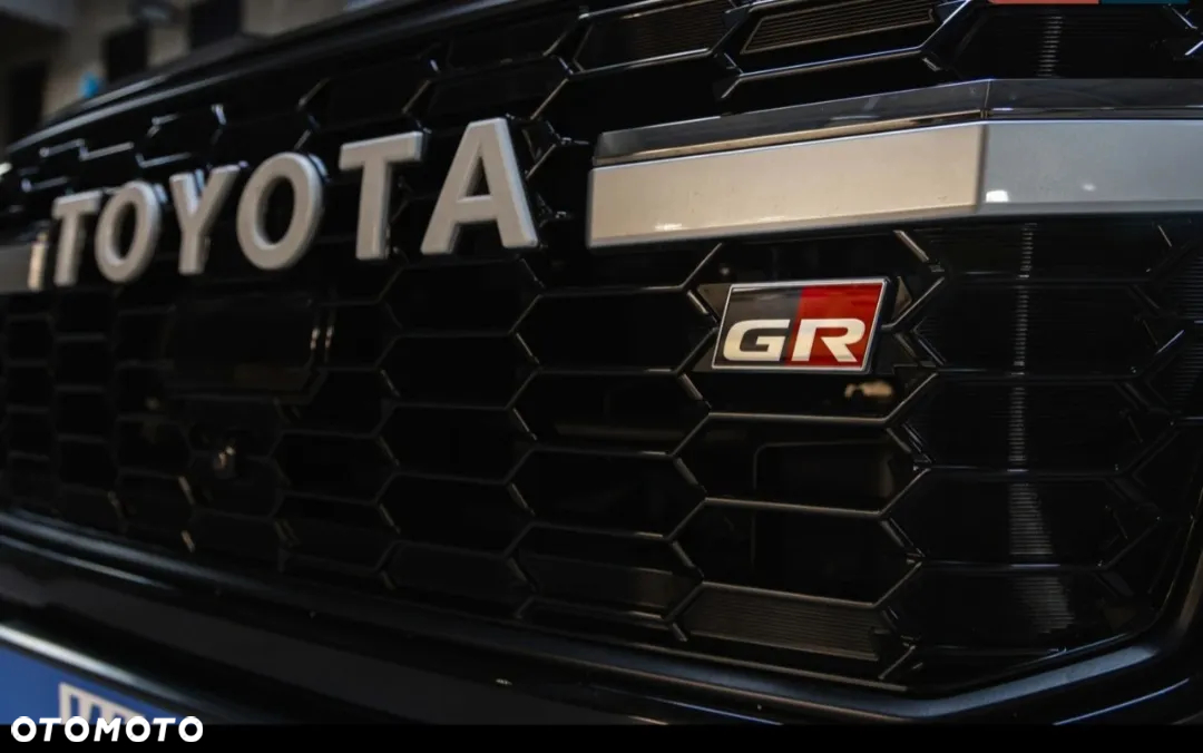 Toyota Land Cruiser - 2