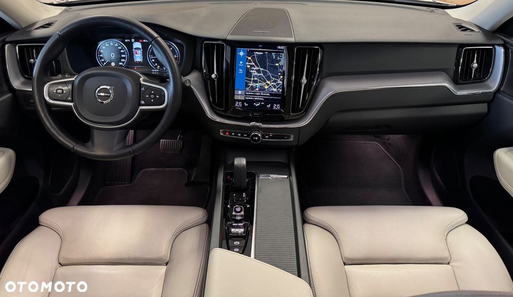 Volvo XC 60 B4 D AWD Momentum Pro - 12