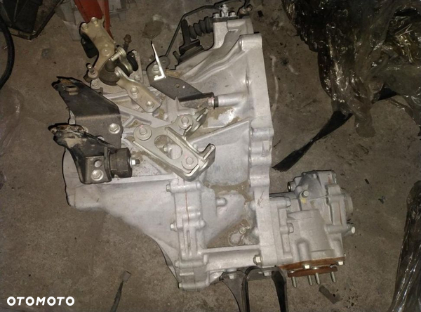 Toyota RAV4 2,2 Skrzynia biegów reduktor