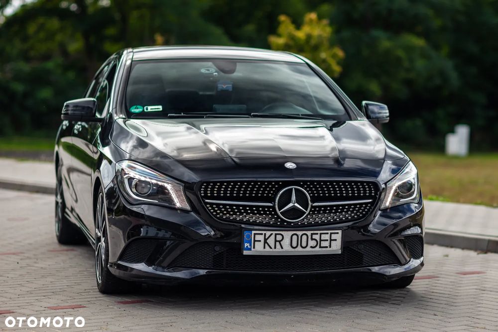 Mercedes-Benz CLA 180 7G-DCT - 2