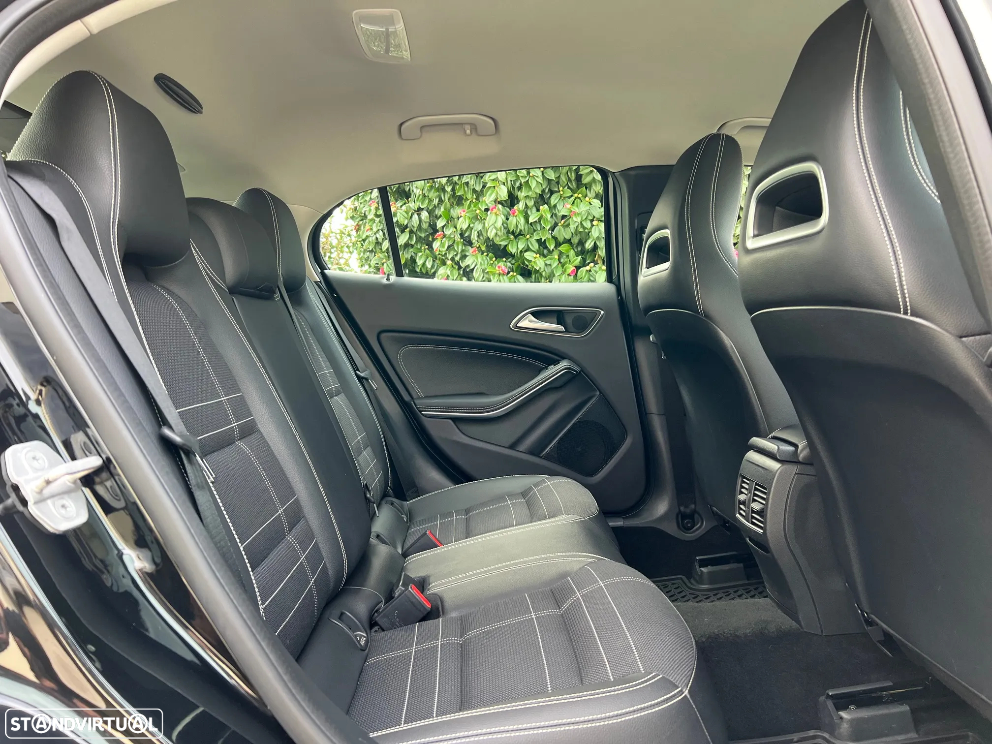 Mercedes-Benz GLA 220 d 7G-DCT Urban - 39