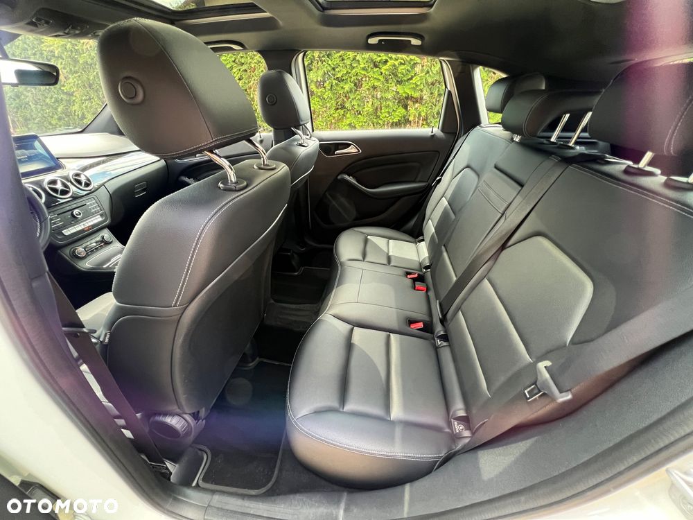 Mercedes-Benz Klasa B 250 4Matic 7G-DCT - 39