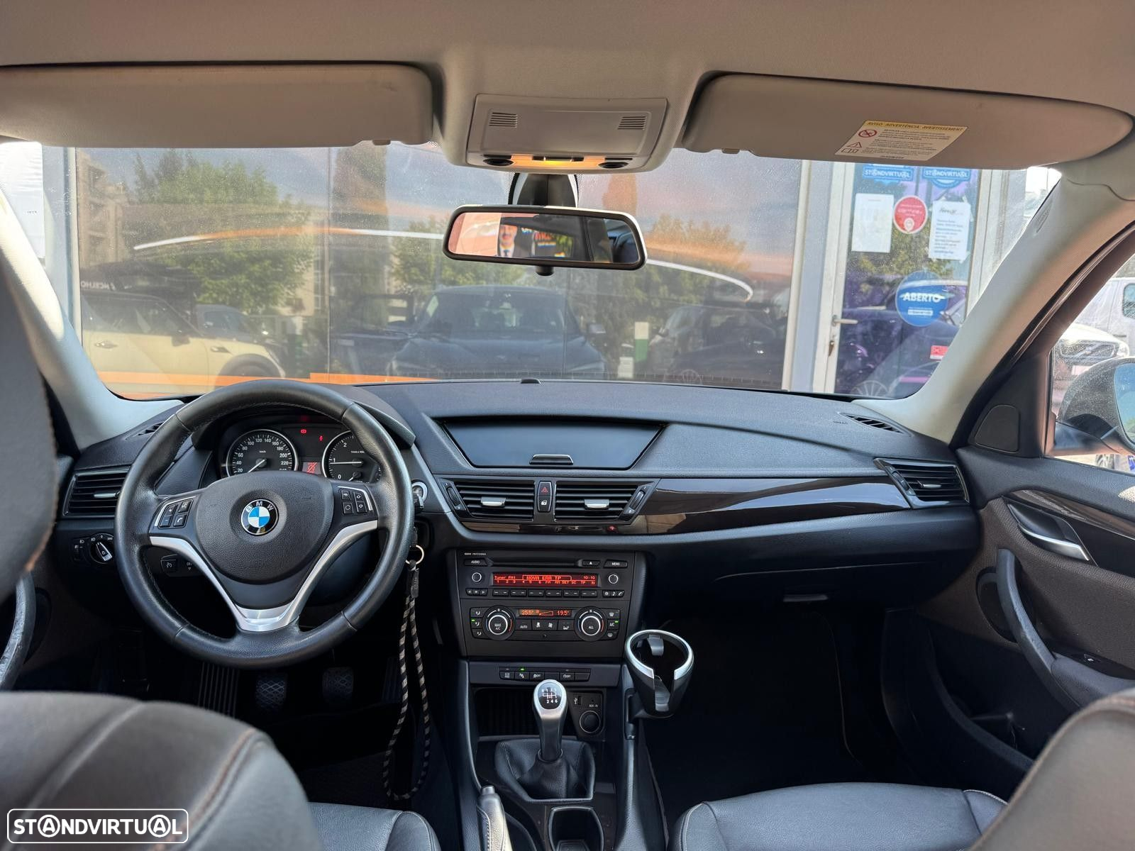 BMW X1 16 d sDrive xLine - 38