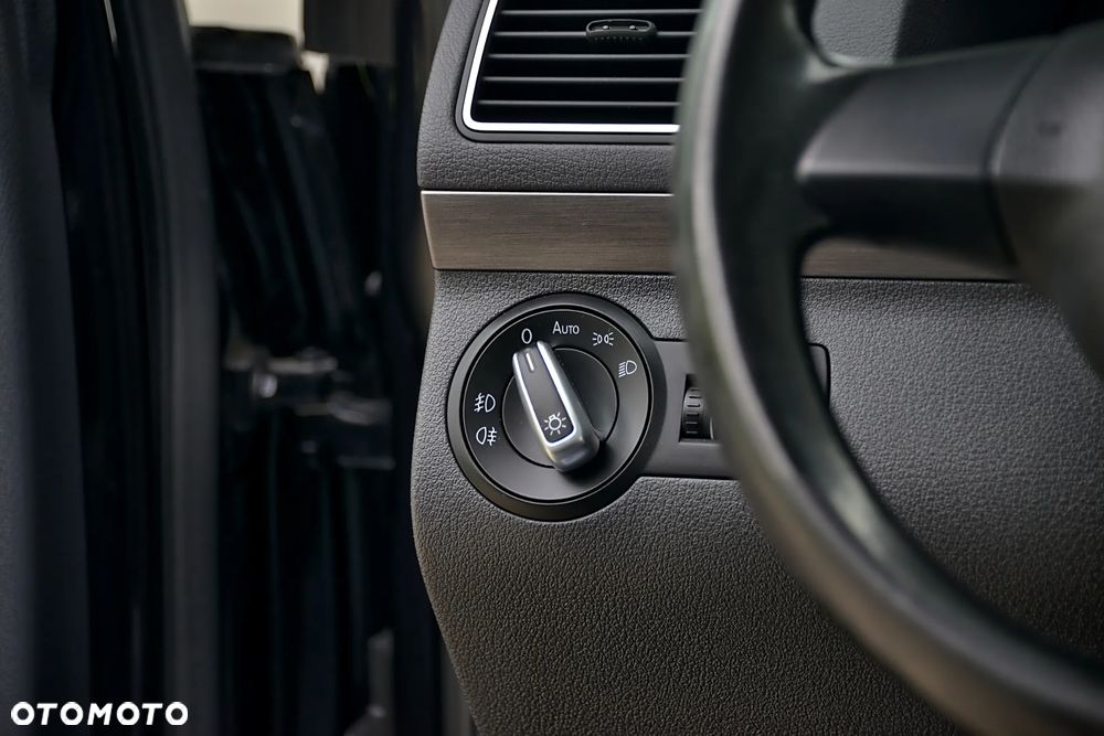 Volkswagen Touran - 32
