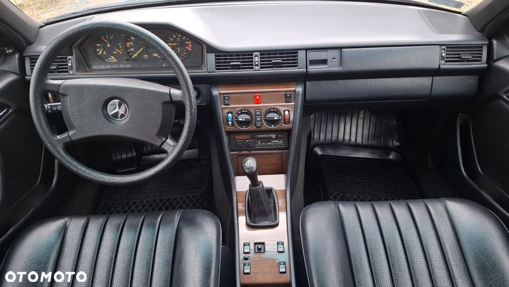 Mercedes-Benz W124 (1984-1993) - 33