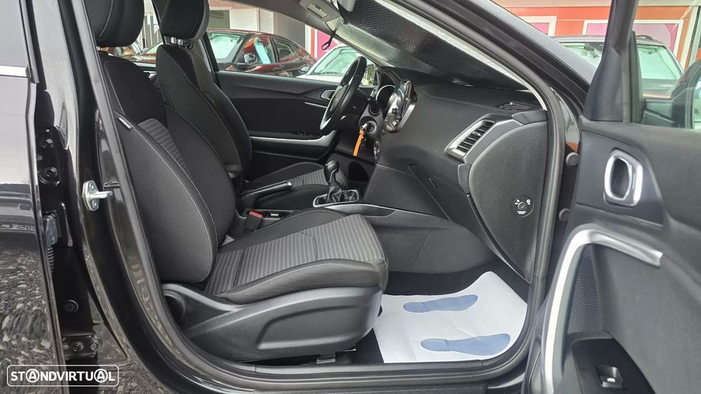 Kia XCeed 1.0 T-GDI Dynamic - 11