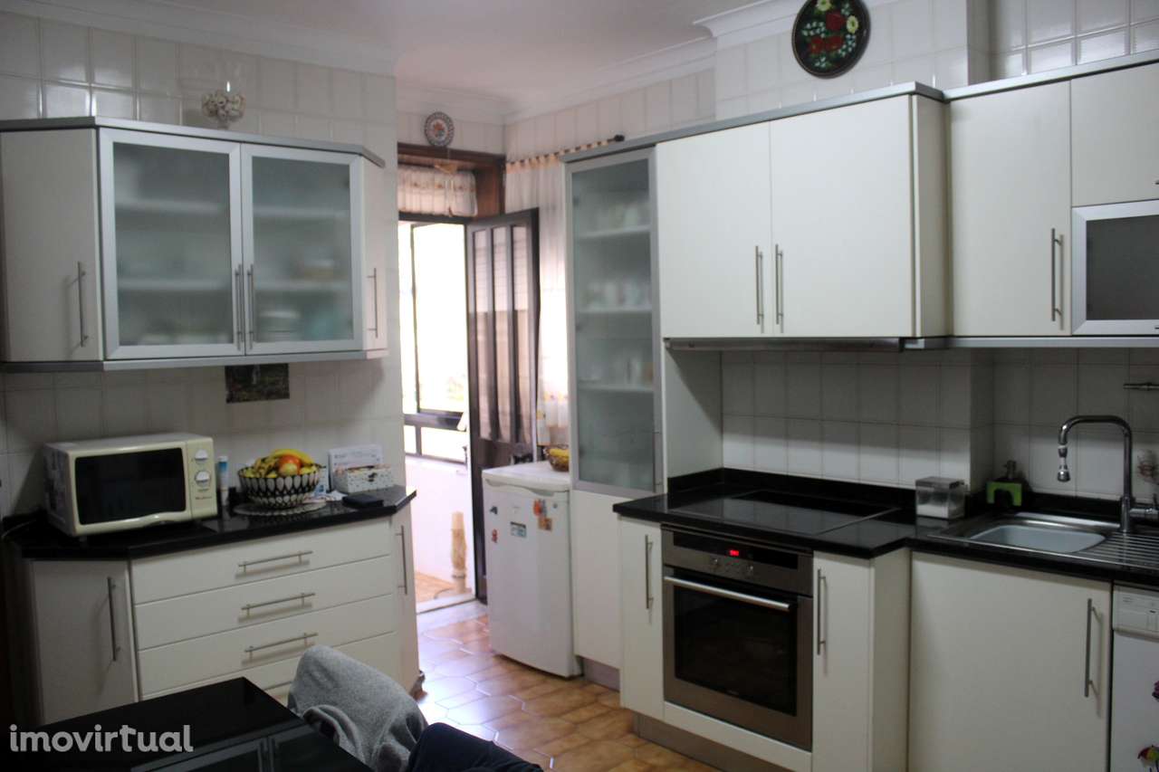 Apartamento T2+1 junto a N222 - Grande imagem: 4/24