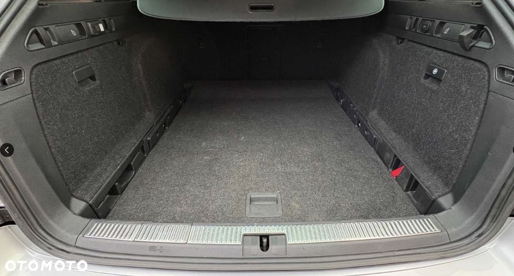 Skoda Superb 2.0 TDI L&K DSG - 5