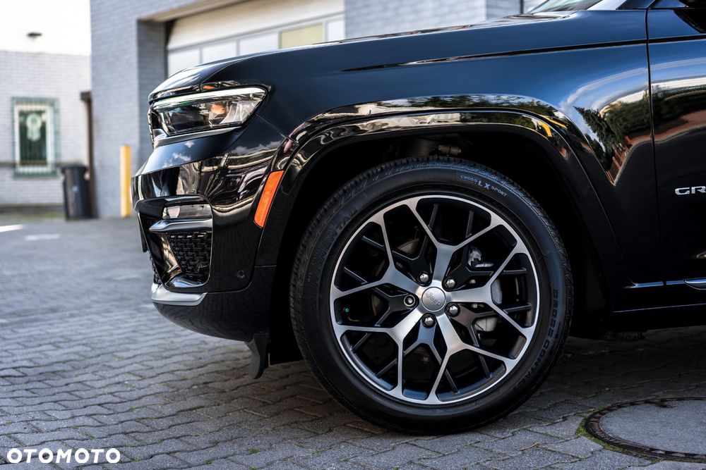 Jeep Grand Cherokee - 26