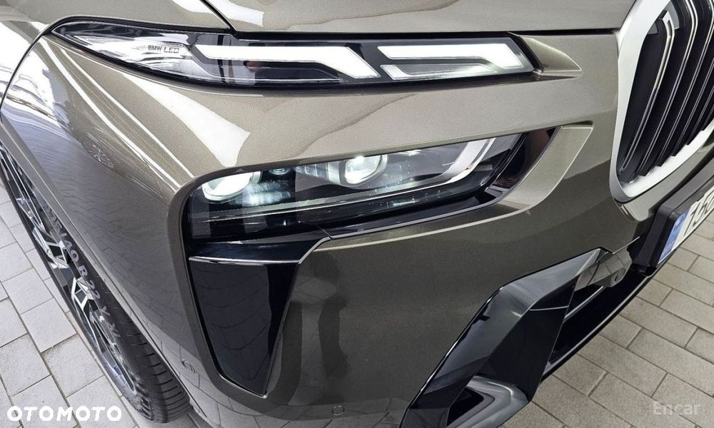 BMW X7 - 7