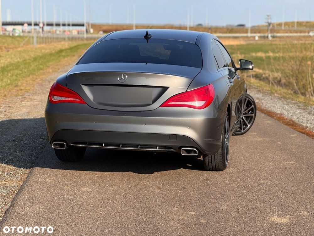 Mercedes-Benz CLA 200 7G-DCT Urban - 6