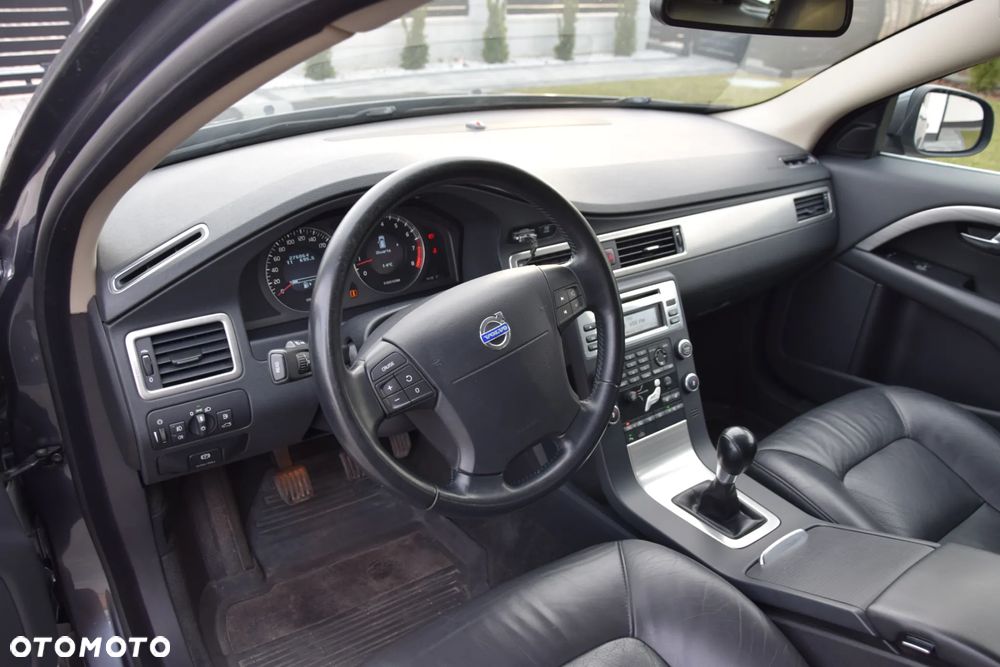 Volvo V70 2.5T Summum - 26