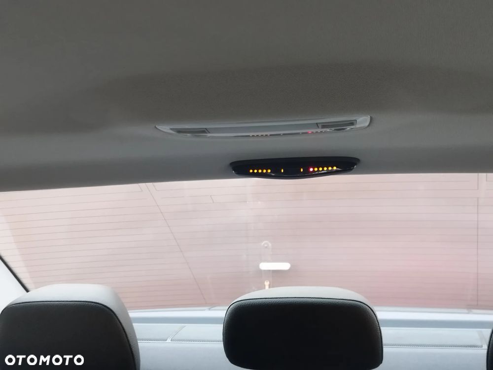 Mercedes-Benz Klasa C 180 CGI Automatik BlueEFFICIENCY Avantgarde - 21